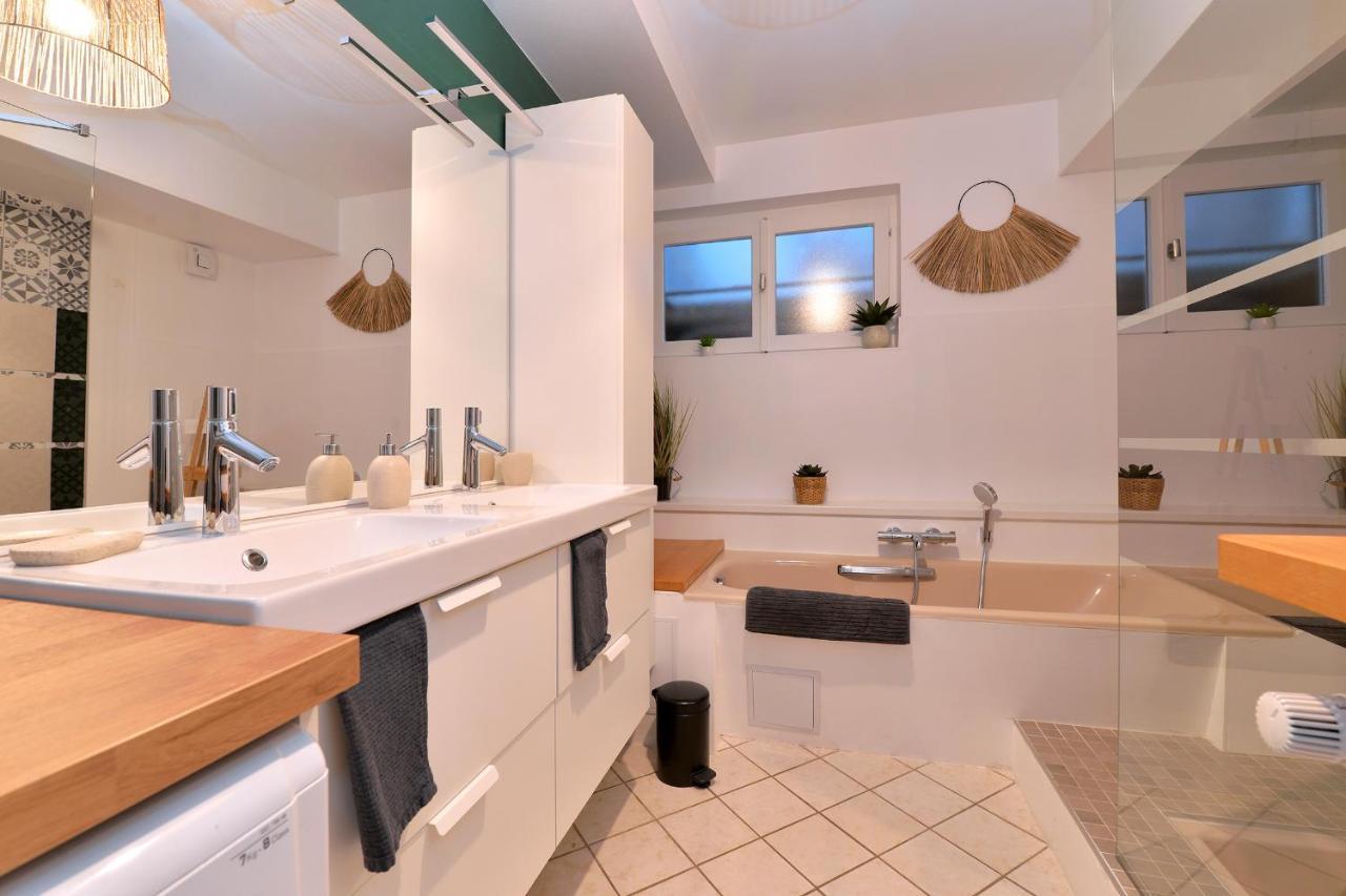 A L'oree Du Bois Apartment *